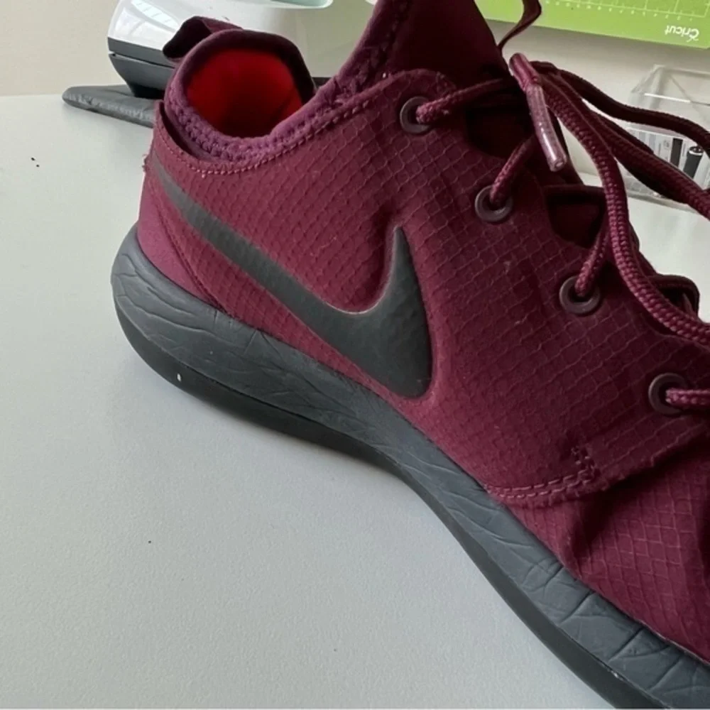 Nike Roshe Burgundy with Neon Lining‎ Shoes